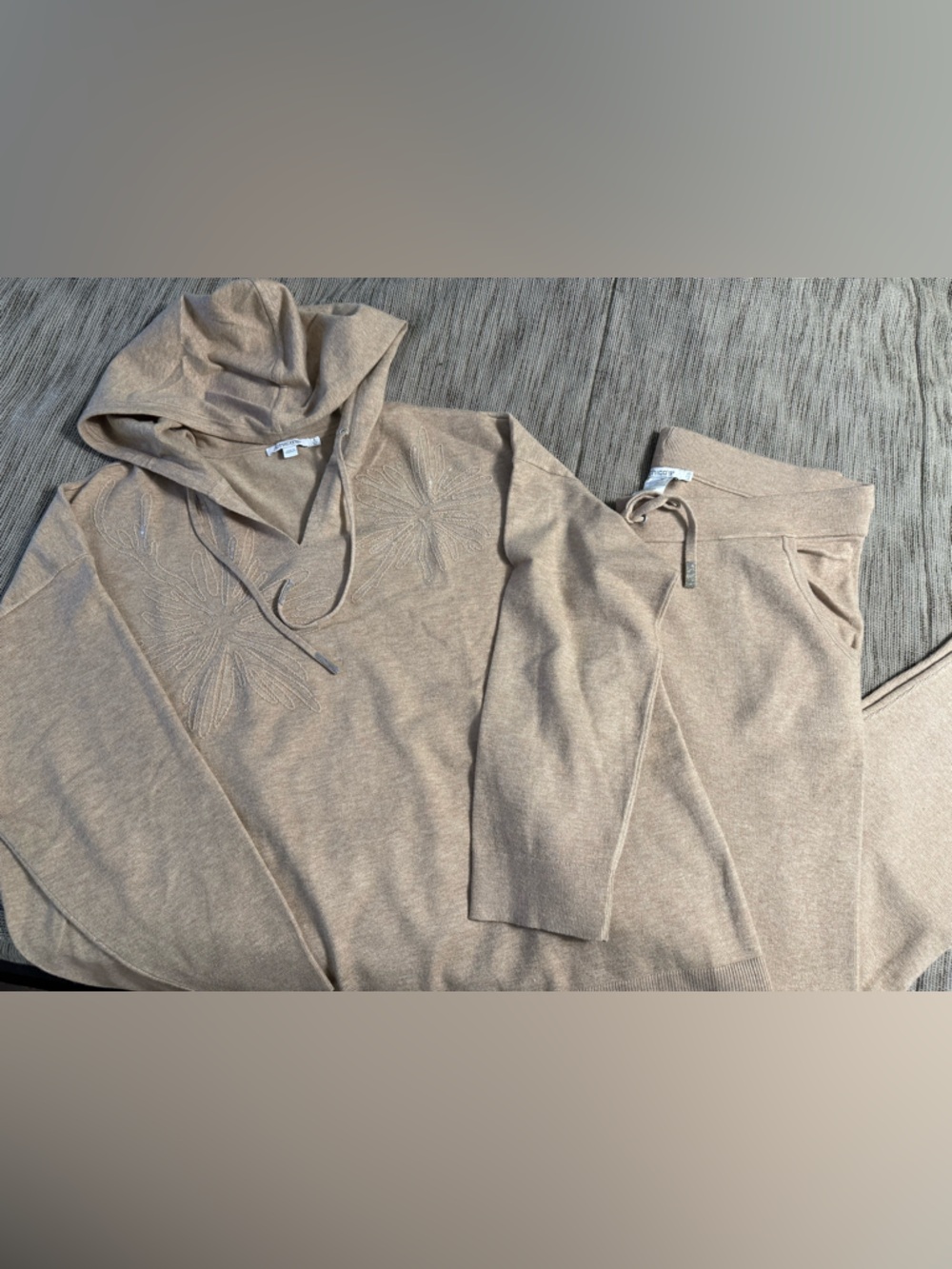 Chico’s 2 piece set- top size 3- bottoms size  2R NWOT taupe